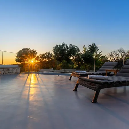 Sunset House 안티팍소스