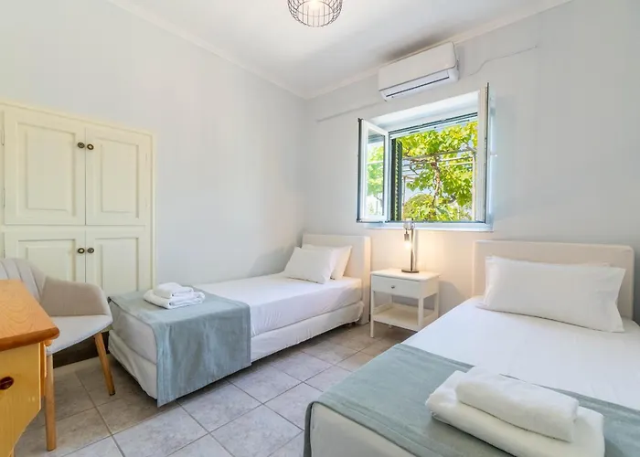 Sunset House * Αντίπαξος